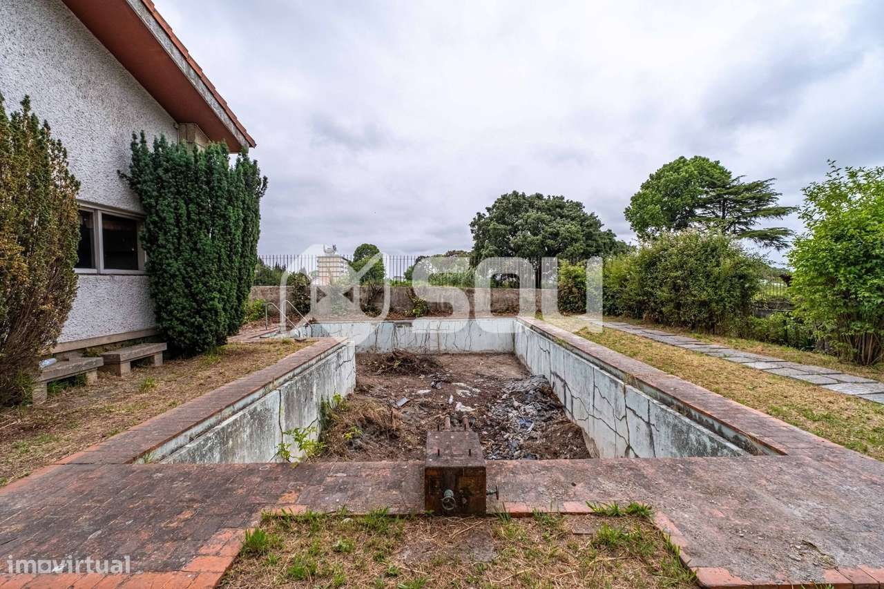 Casa Senhorial T7 num Lote de 3.320m² em Leça do Balio com-40