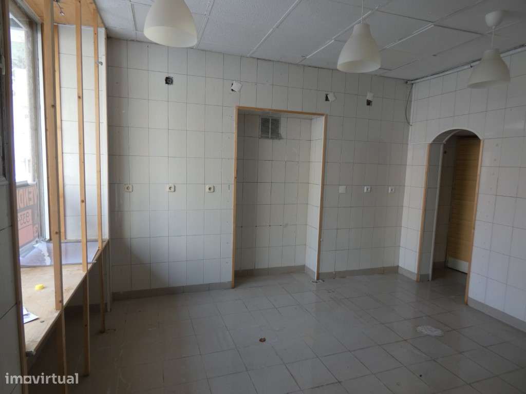 Espaço Comercial à Venda | 70m² | Saída de Fumos | Excelente Locali... - Grande imagem: 3/21