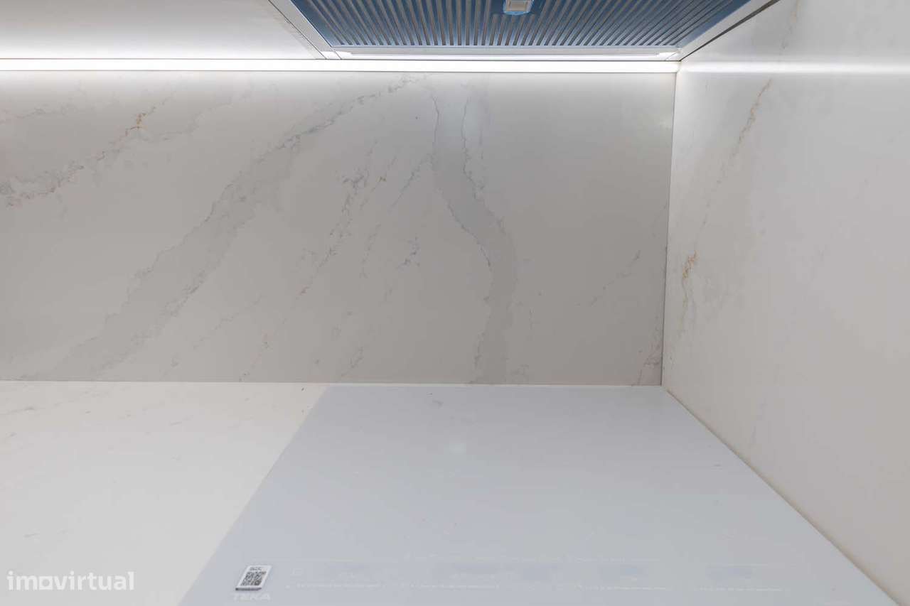 T3 NOVO – Apartamento com Espaço Exterior Único de 500 m² no Seixal-17