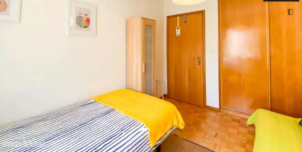 Quarto - localizado em Almada Lisbon - Grande imagem: 4/6