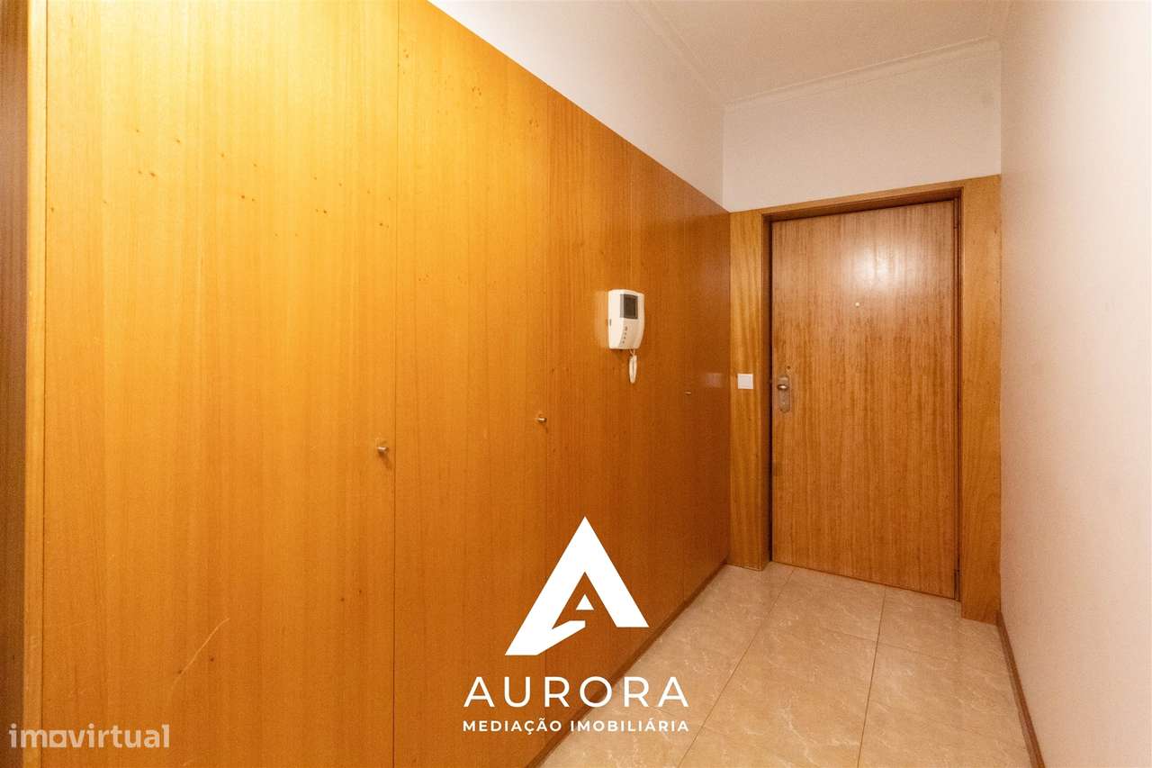 Apartamento T3 Venda em Oliveira de Azeméis, Santiago de Riba-Ul, Ul,-28