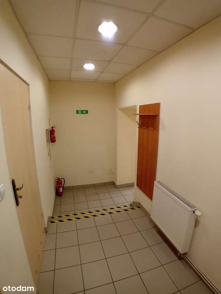 Lokal w centrum Żywca sprzedam-12