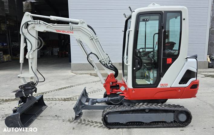 Takeuchi TB 225 V3 - 2