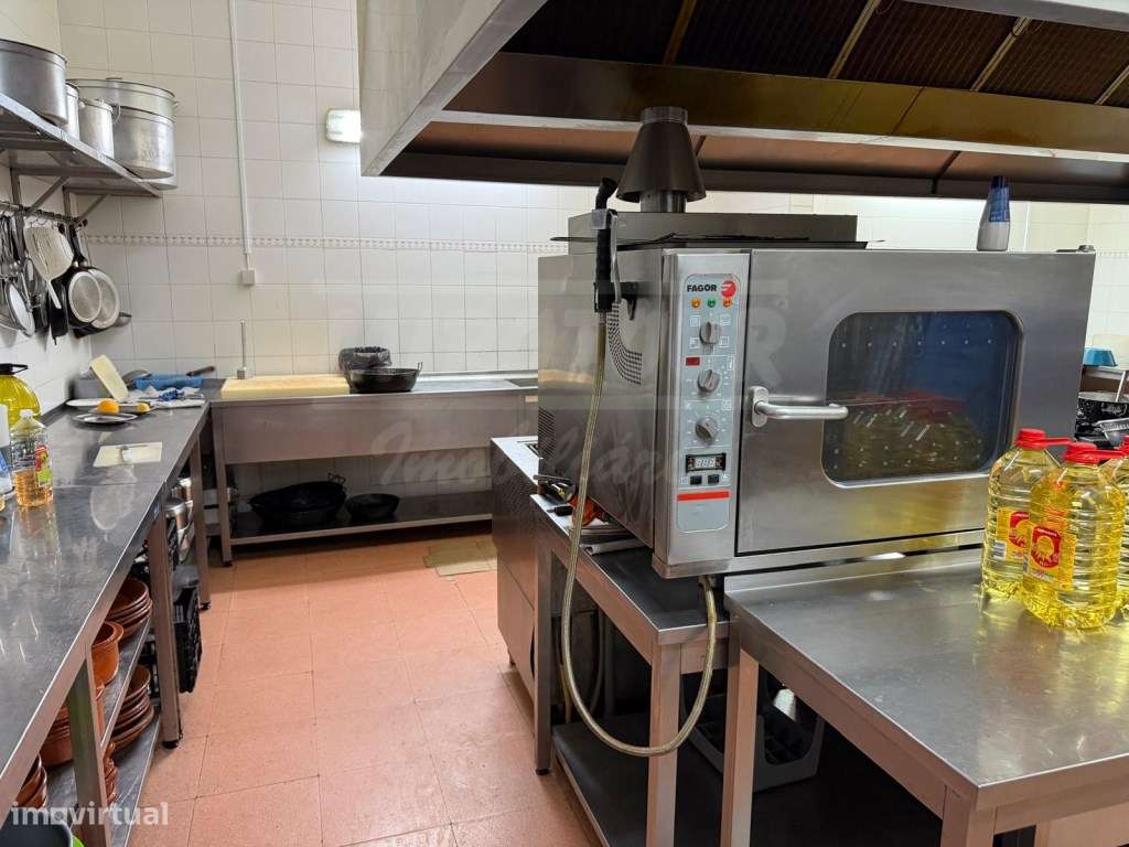 Venda conjunta de restaurante e armazém em Estação, Inglesinhas, Po...-28