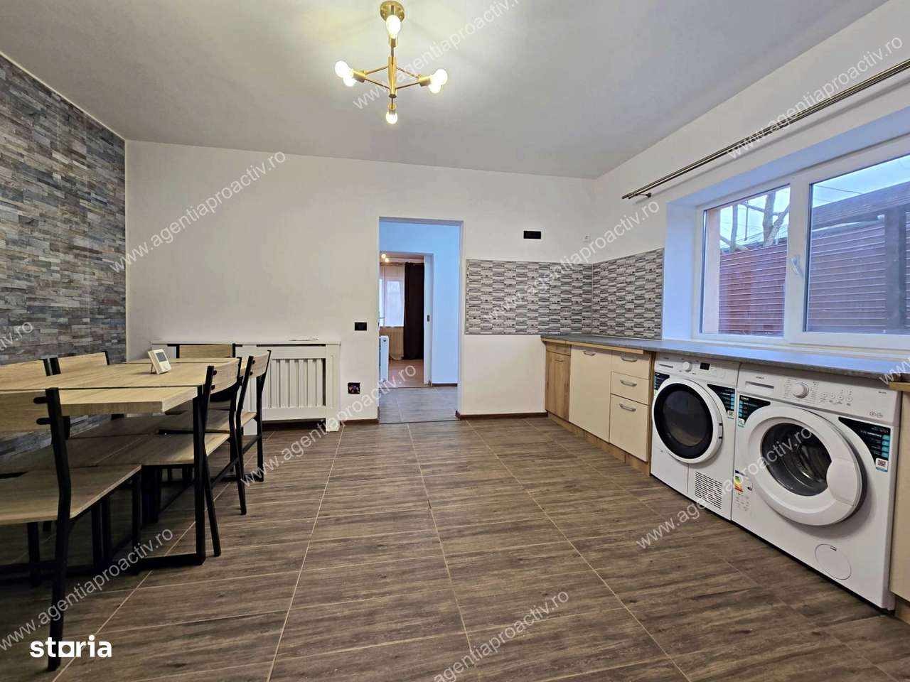 Casă individuală, renovată în 2025, zonă centrală, Str. Română.-1