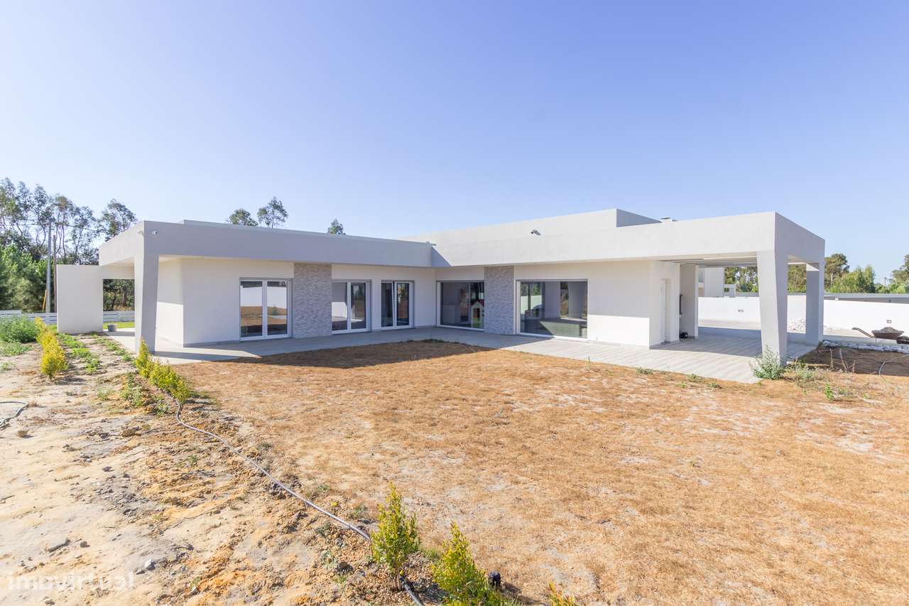 Vila Alegre / Fernão Ferro - Luxuosa moradia térrea T3 lote de 2775 m²-37