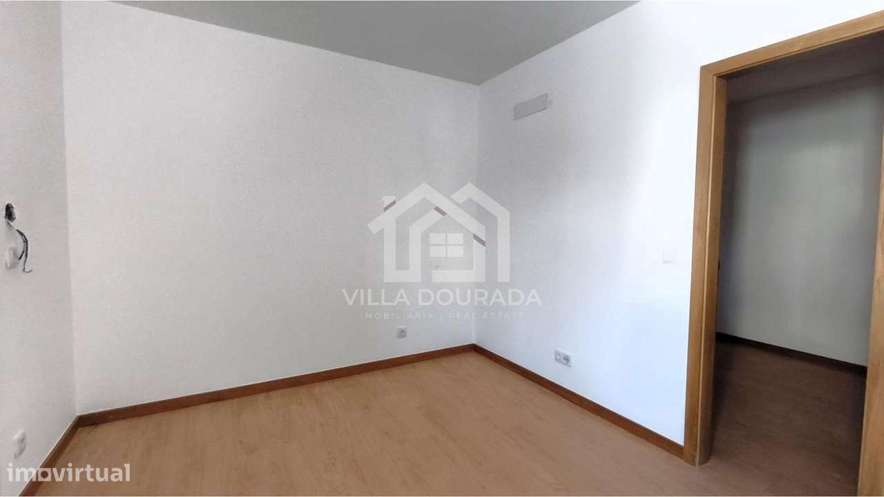 T0+1 Novo com lg Garagem em O. do Douro-10