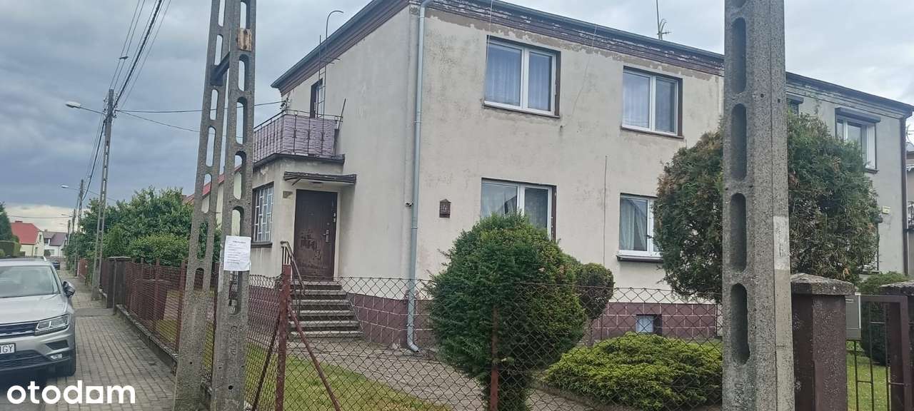 4 pokoje, 2 łazienki, 2 kuchnie Garaż piwnica duże podwórko os. Sławno