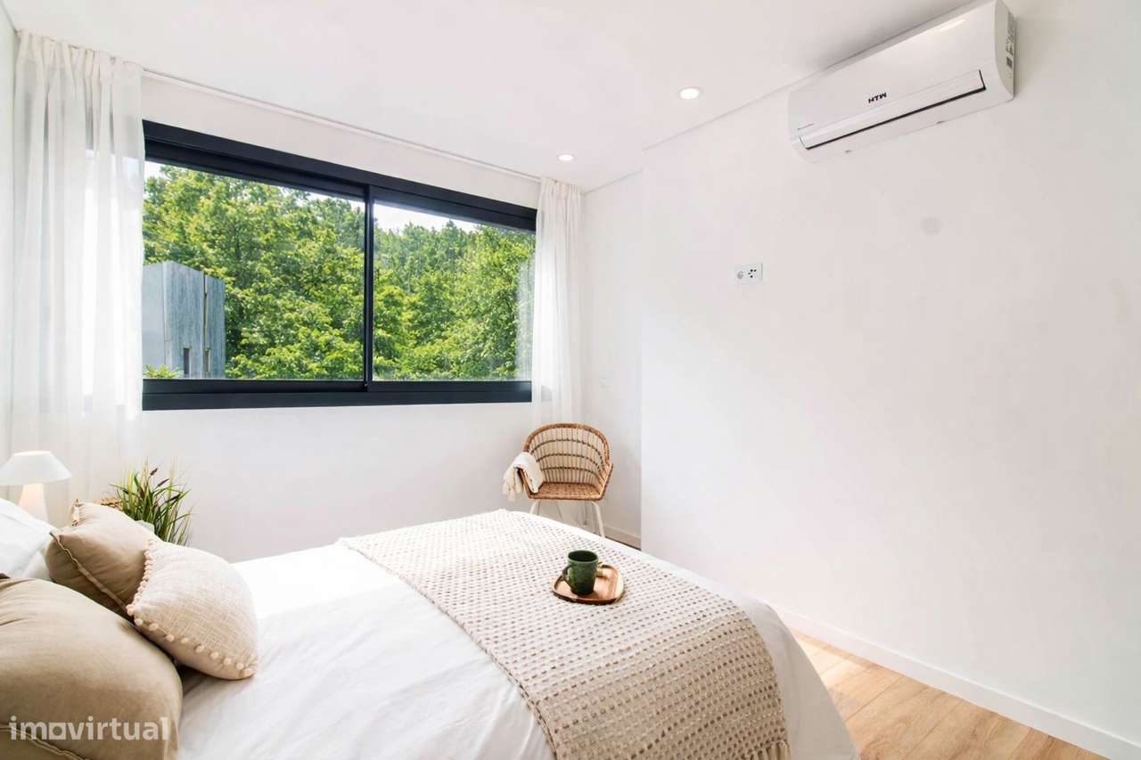 T2 NOVO COM VARANDA E GARAGEM - PRONTO A ESCRITURAR-11