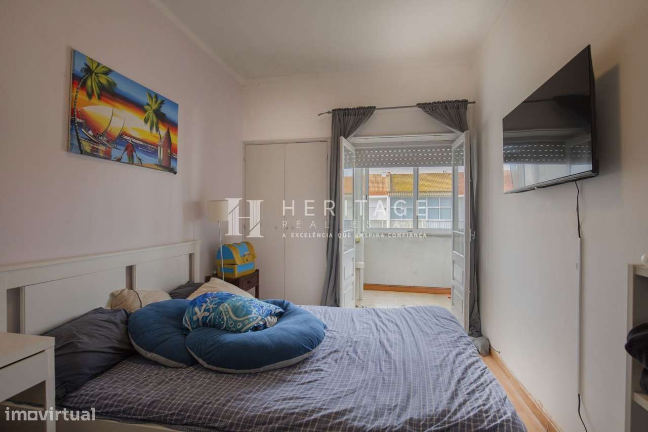 T2 com excelente luz natural no Lavradio | Próximo de tudo-14