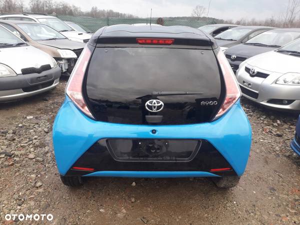 Toyota AYGO II uszczelka drzwi prawa prawy tył - 3