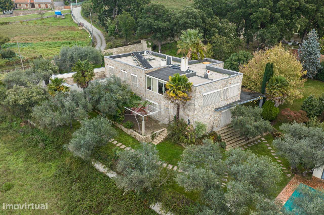 Moradia T4+1 com piscina em Chaves - Grande imagem: 5/60