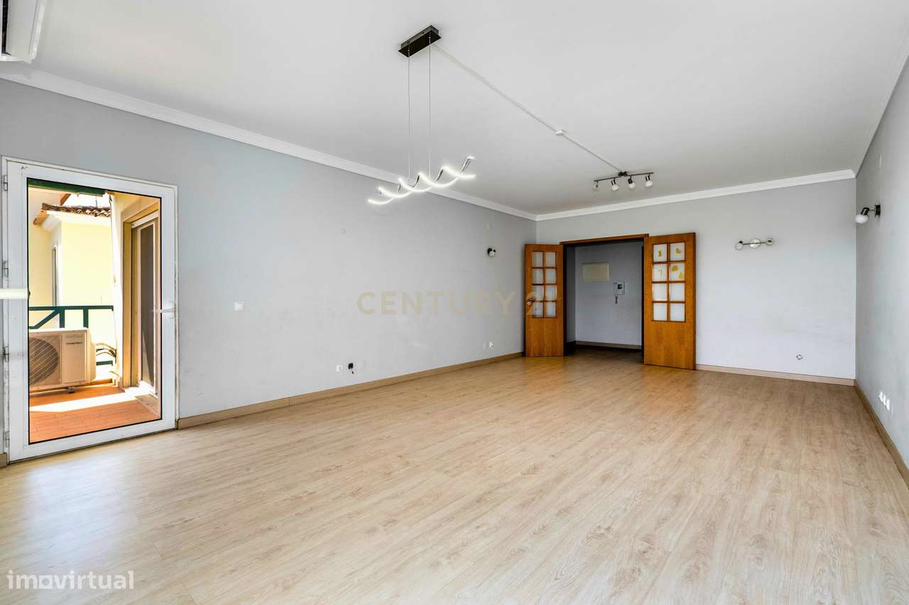Apartamento Morderno T4 com Vista Mar, Elevador , Garagem e 166 m² em-5