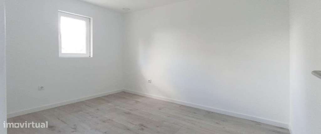 Moradia M4, Vale das Flores-8