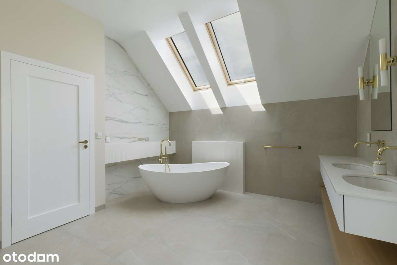 Dwa domy, basen, 2,7ha terenu-8