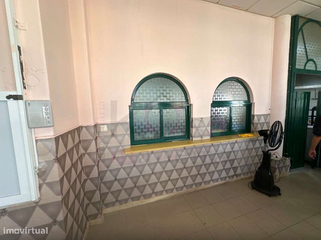 Prédio a venda com restaurante e habitação, à venda em SInes-8