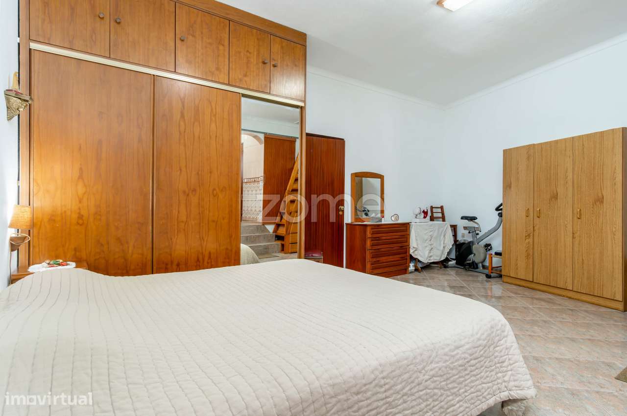 Moradia T1 + 1 Azambuja com Espaço Comercial-23