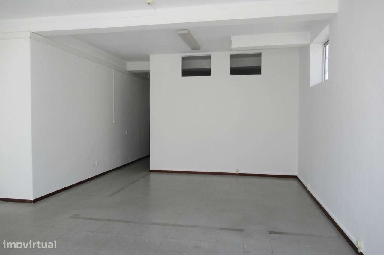 LOJA. PRÓXIMO DA ESTAÇÃO. - Grande imagem: 1/15