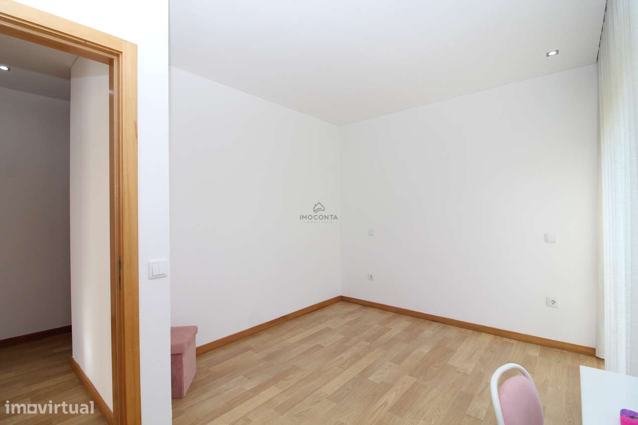 Moradia Térrea 4 frentes c/ 700m2 em Valongo-22