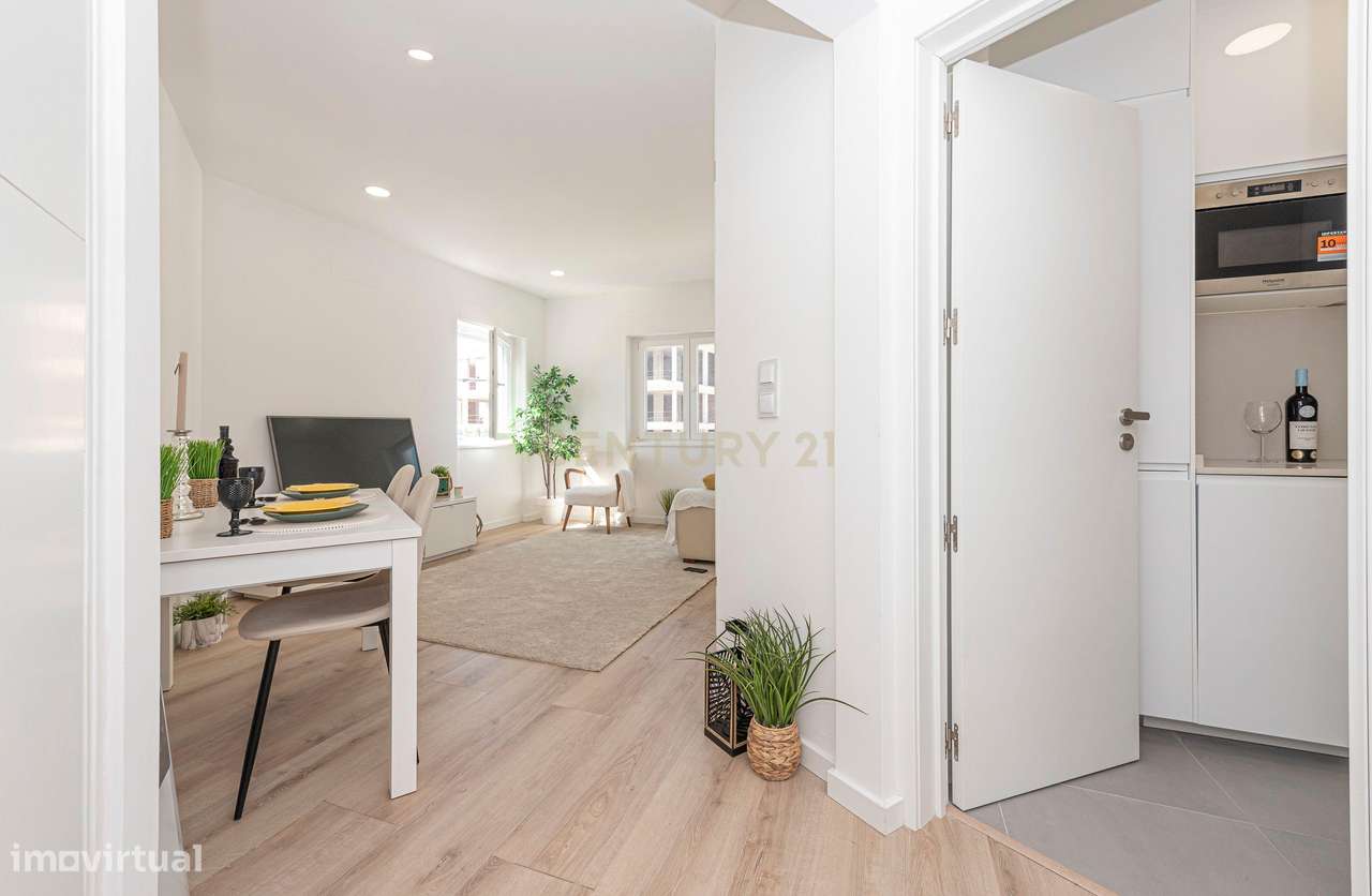 Vista de Mar - Apartamento T1 Completamente Renovado. Venda com possib - Grande imagem: 2/36