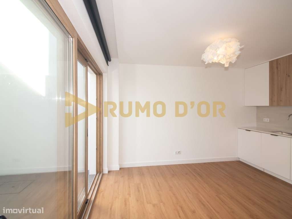 Moradia T3 em Freixial do Meio-0