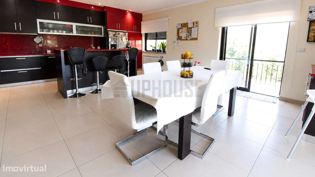 Moradia Geminada T4 a 10 Minutos de Viseu-0