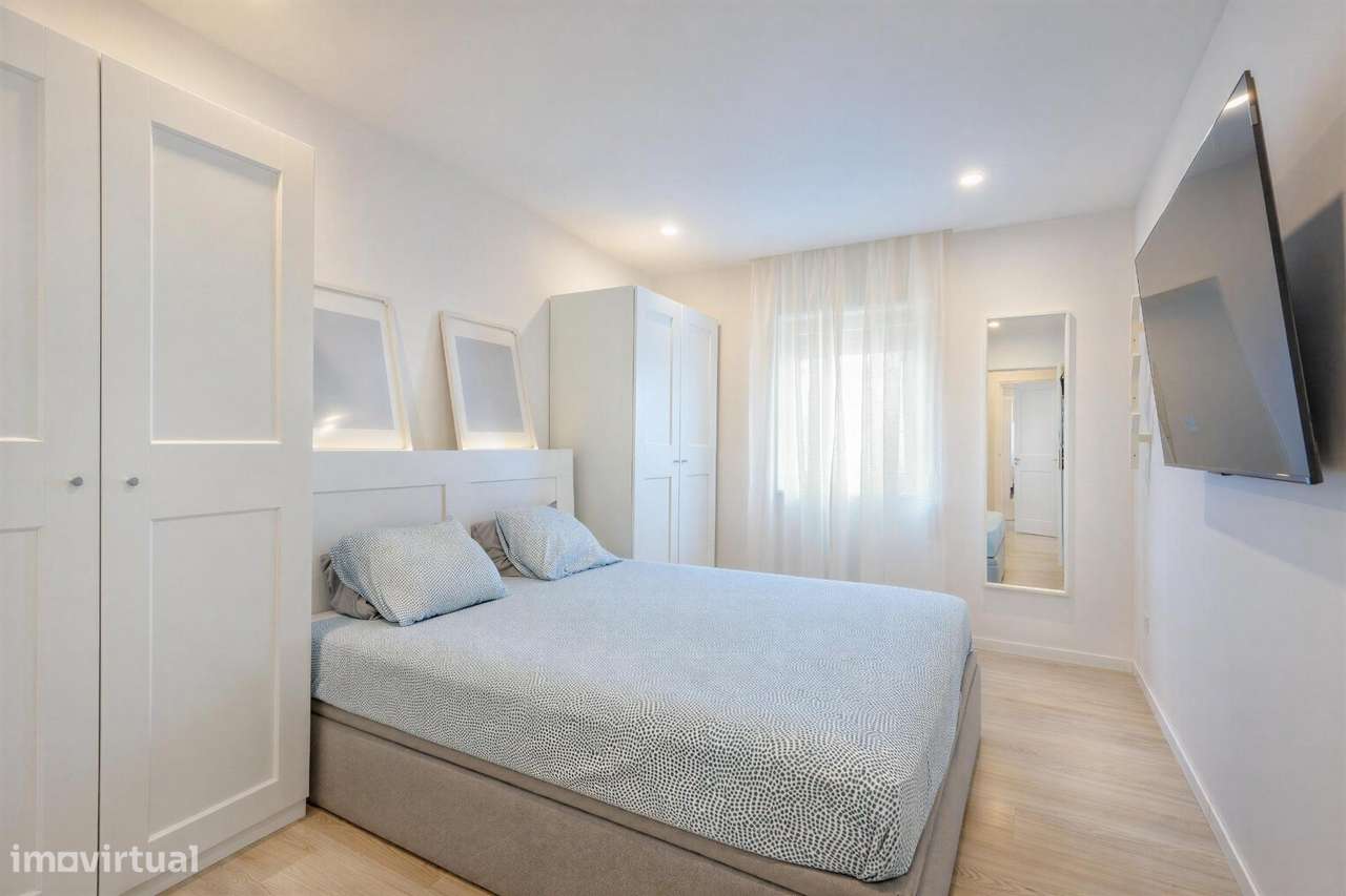 Apartamento T2 Renovado em Cruz de Pau, Matosinhos-16