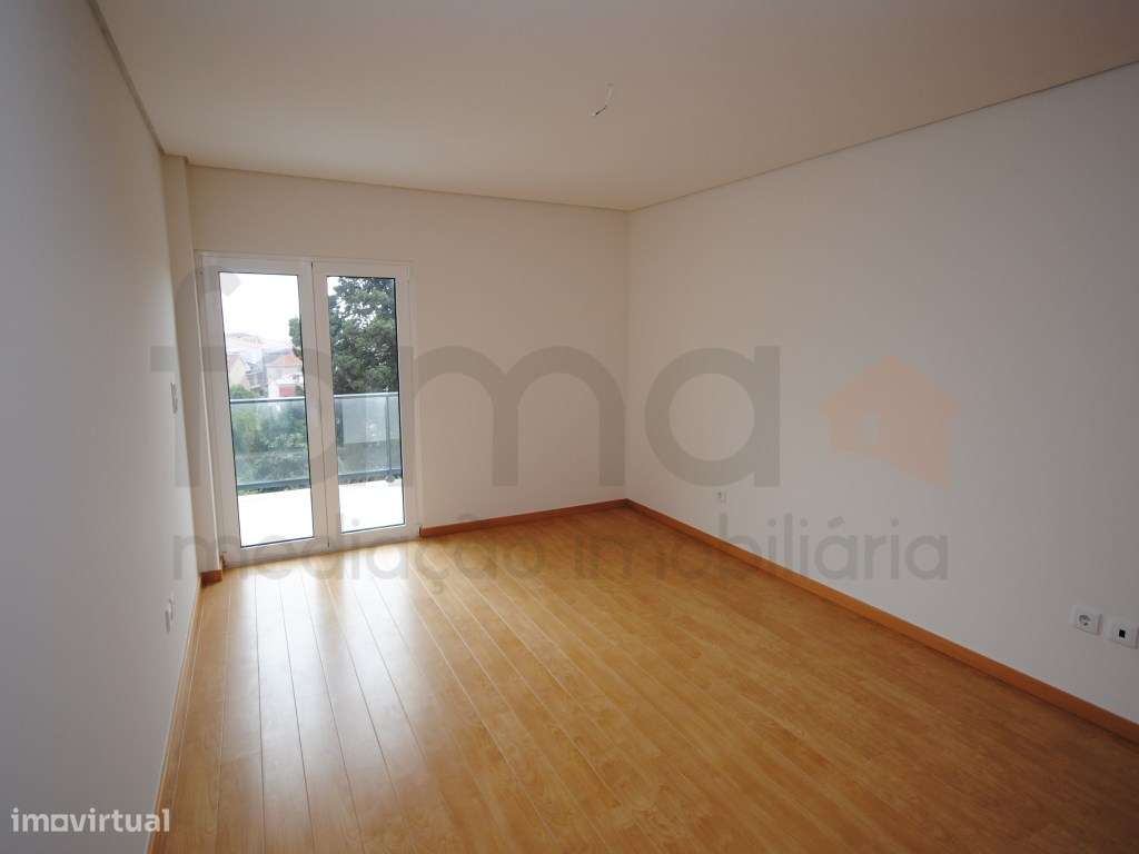 T3 Duplex com terraço centro da Parede-14