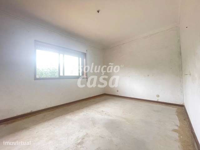 Moradia Isolada T4 para REMODELAR, com 2860m2 de Terreno!-14