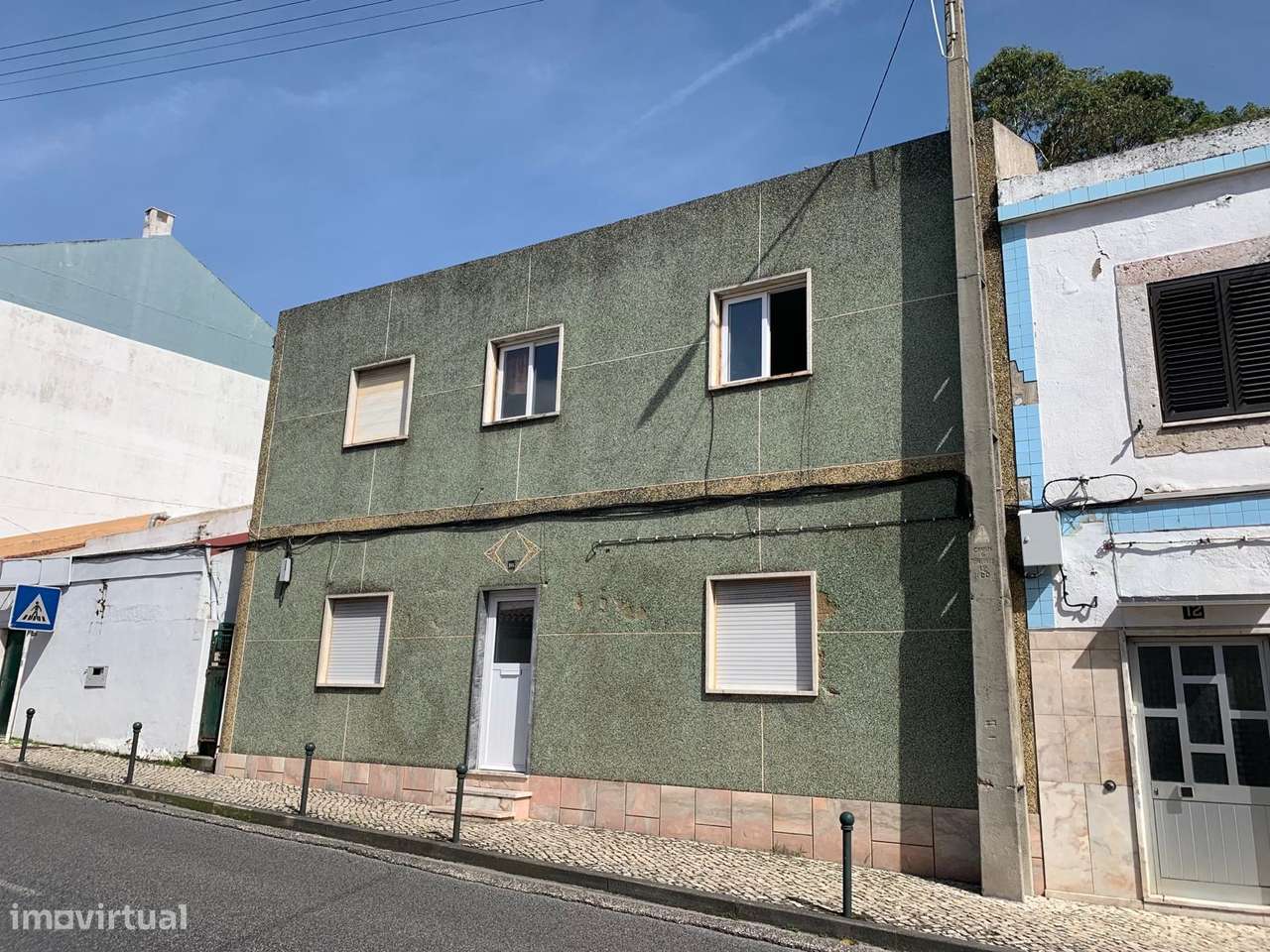 Prédio em Frielas Loures com 2 apartamentos de tipologia T2. - Grande imagem: 5/29