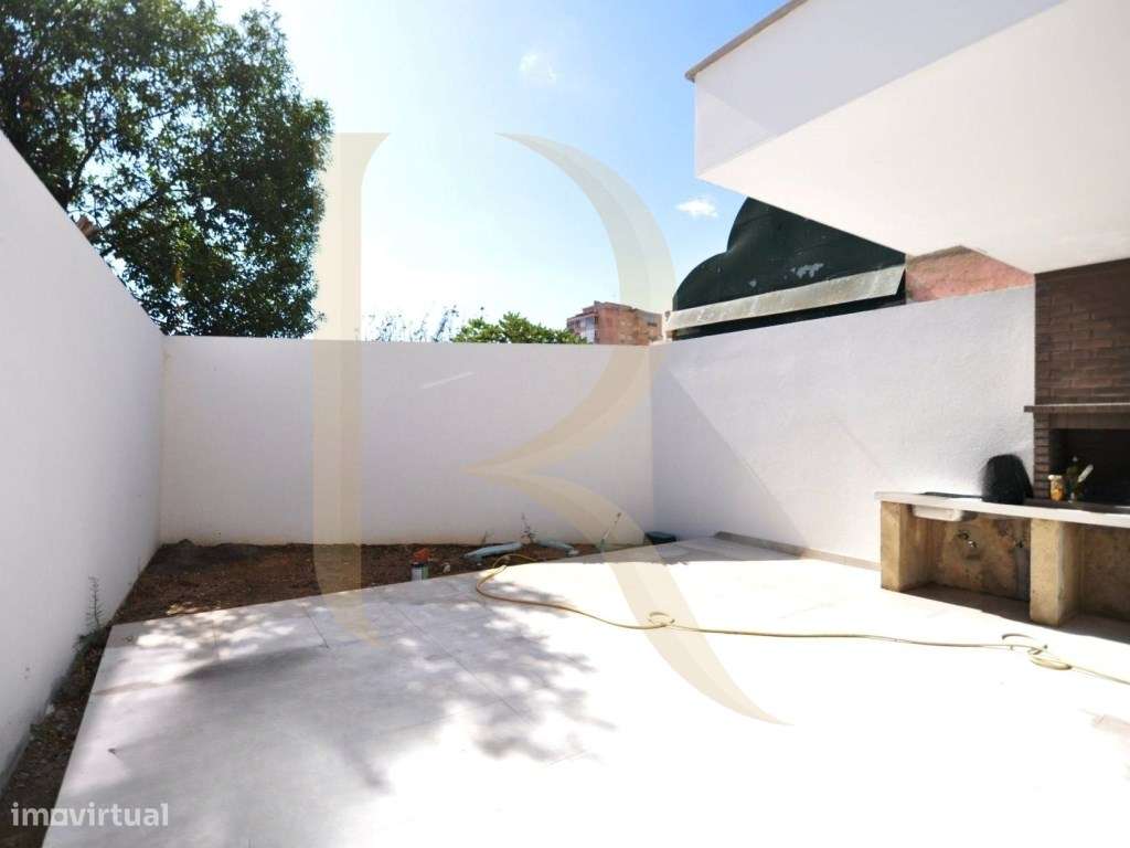 Moradia T4 nova com logradouro nas Paivas - Amora - Seixal - Grande imagem: 5/29