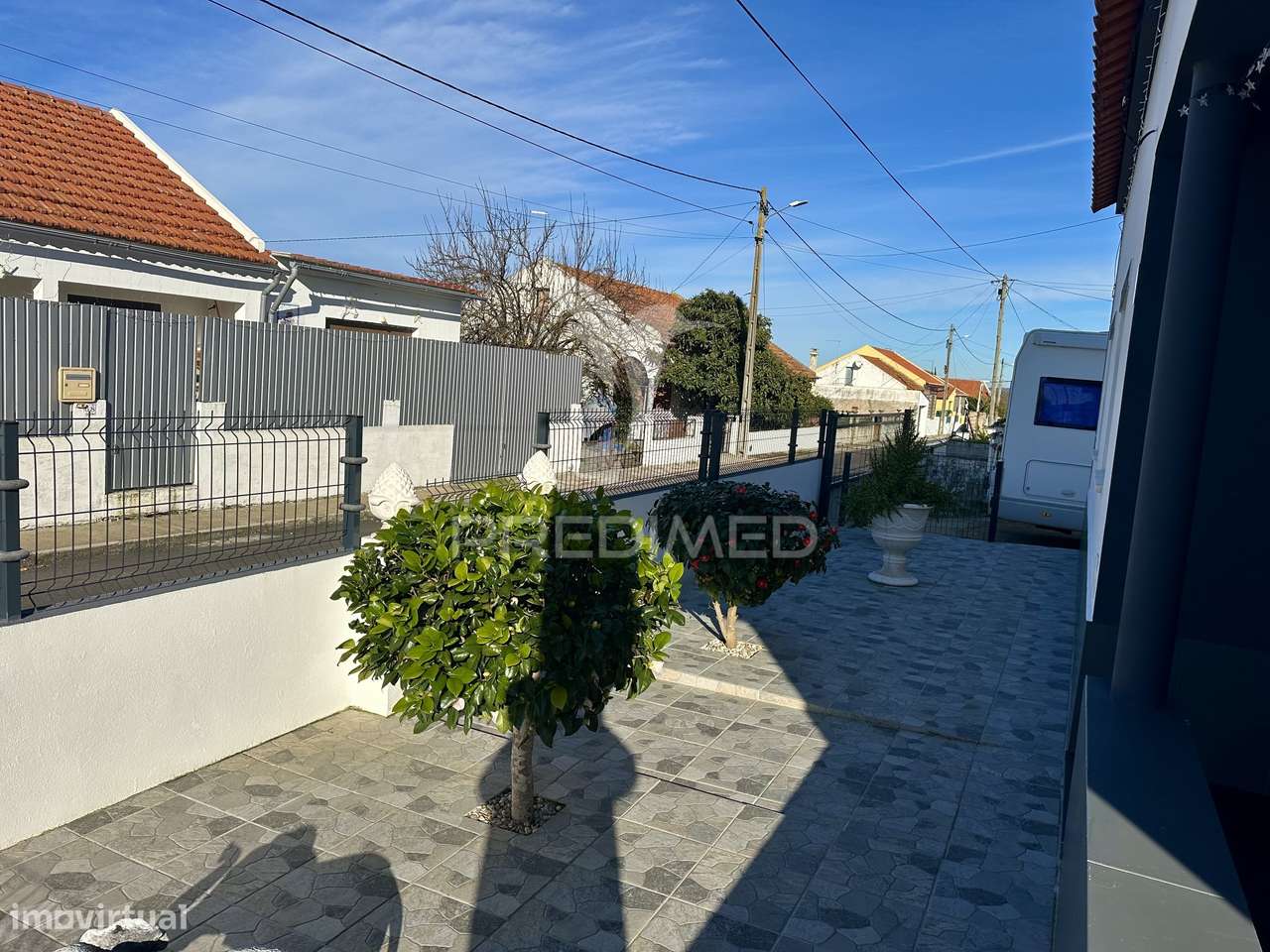 MORADIA T2 C/ DUAS FRENTES E EXCELENTE LOCALIZAÇÃO - Grande imagem: 5/30