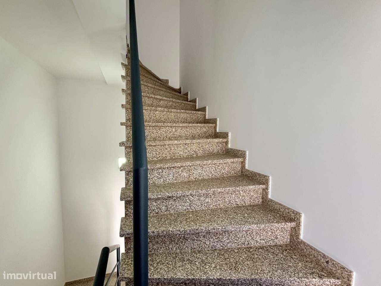 Apartamento Moderno em Viseu - Localização Central e Aconchegante-12