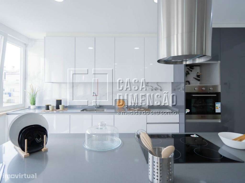 Apartamento de tipologia T3 com varanda, mobilado e equipado em Ben...-28