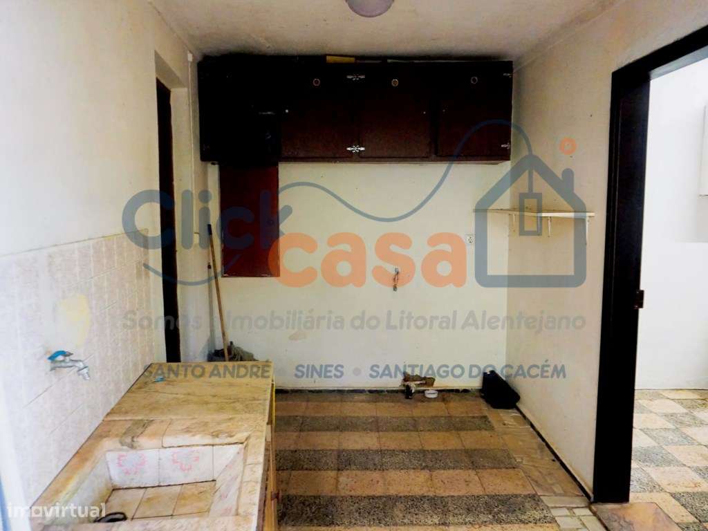 Oportunidade Única: Moradia T2 com Quintal de 415m² em Ermidas-Sado-7