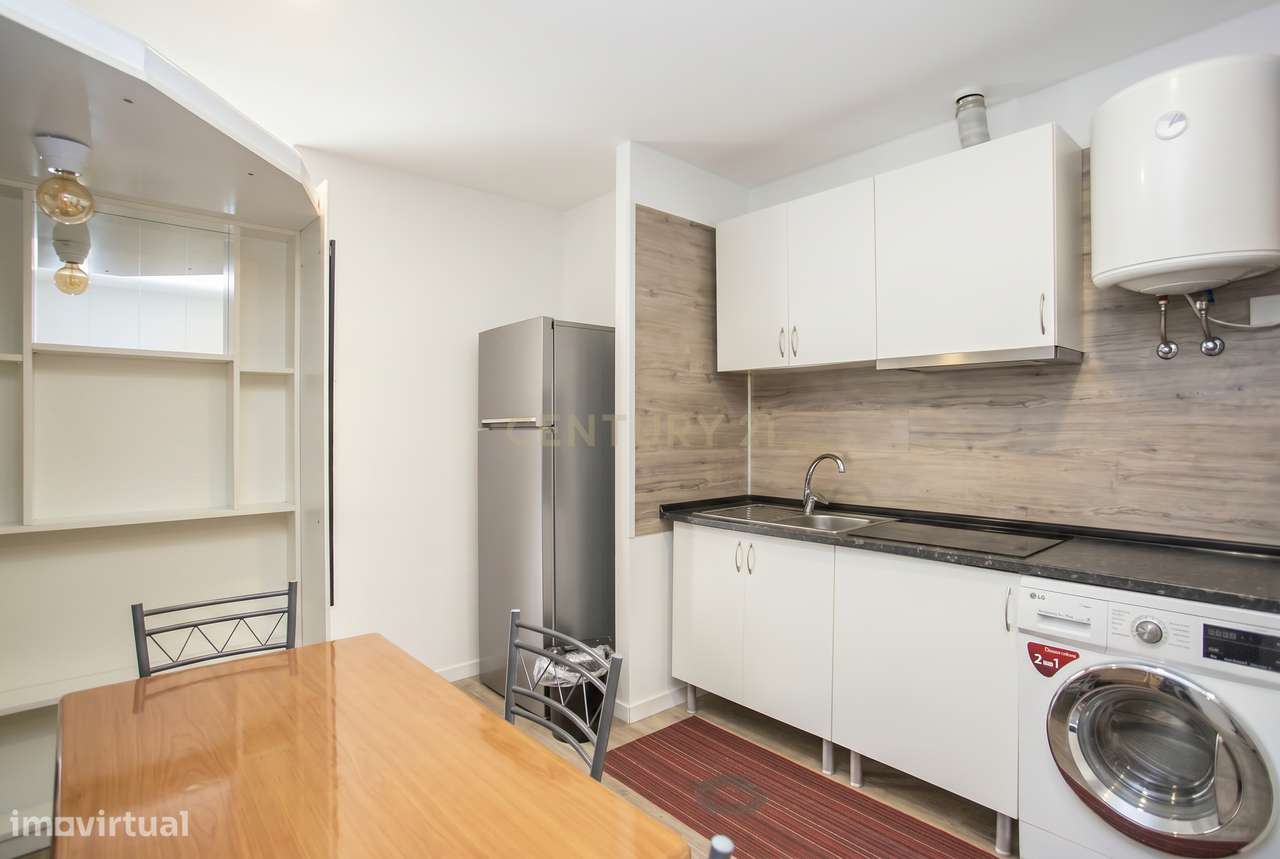 Espaço Comercial com Potencial para Habitação-9