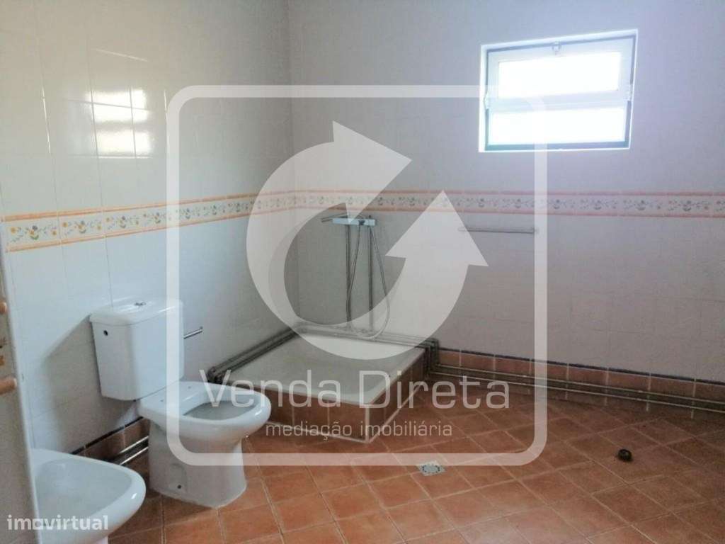 Moradia T7 com 4 pisos e garagem em Mouriscas - Abrantes.-28