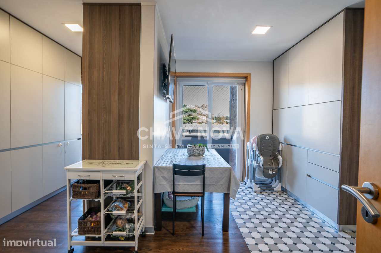 Apartamento T3, com terraço e box 4 carros situado em Campo- Valongo-14