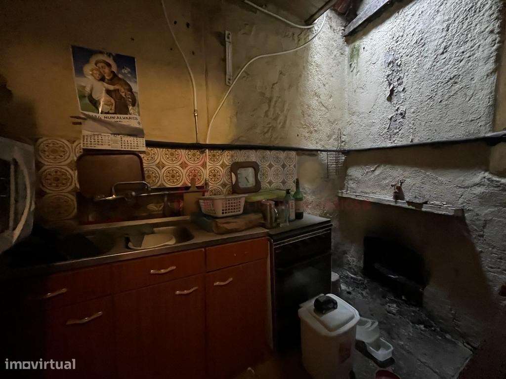 Moradia para renovar na Serra da Estrela - Grande imagem: 5/13