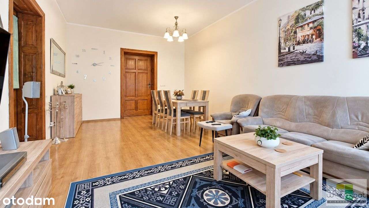 Przestronne 4-pokojowe mieszkanie, centrum-0