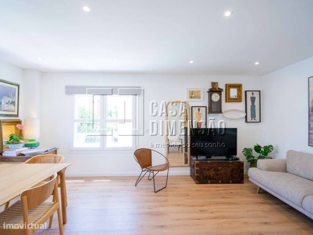 Apartamento de tipologia T2 na Serra de Carnaxide, com Garagem BOX,...-14