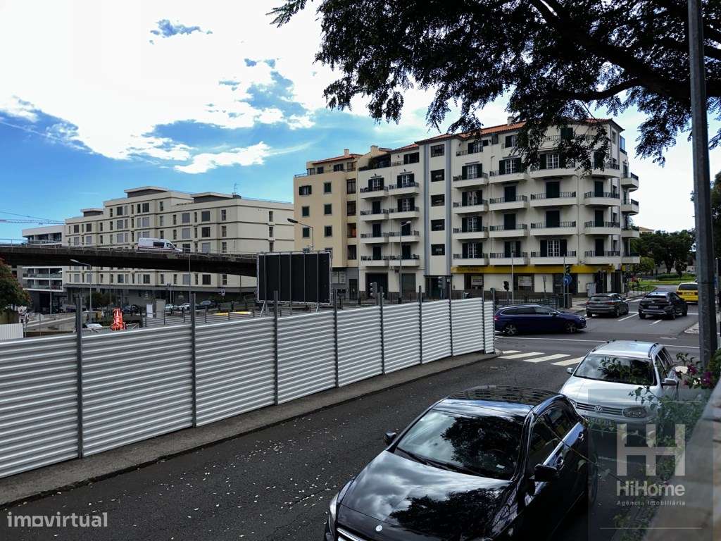 Apartamento T2 no Edificio Hinton, Santa Luzia - Funchal, Madeira-12
