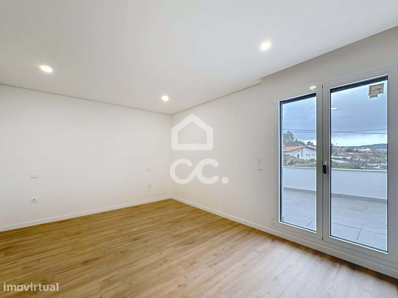 Moradia Nova T3, Moderna, com Luz Natural e Localização Estratégica ,-12