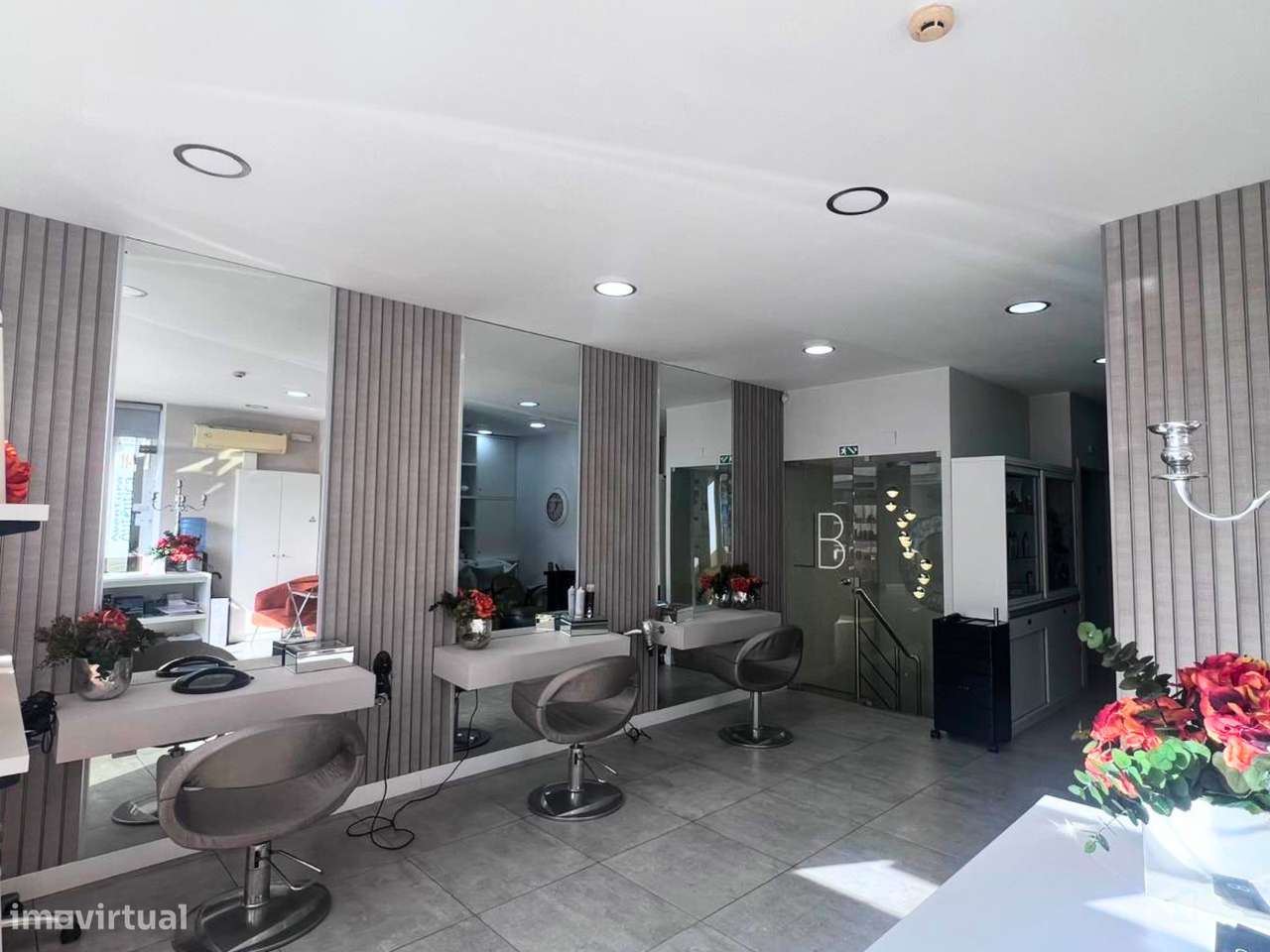 Arrenda-se cabeleireiro totalmente equipado - Grande imagem: 3/8