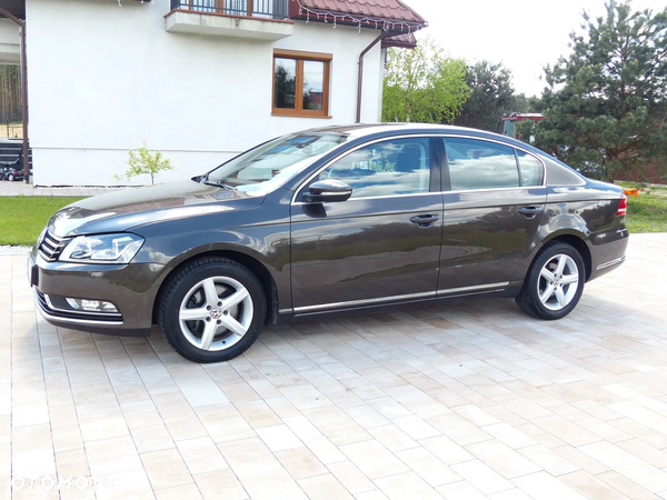 Volkswagen Passat 2.0 TDI Comfortline - 11