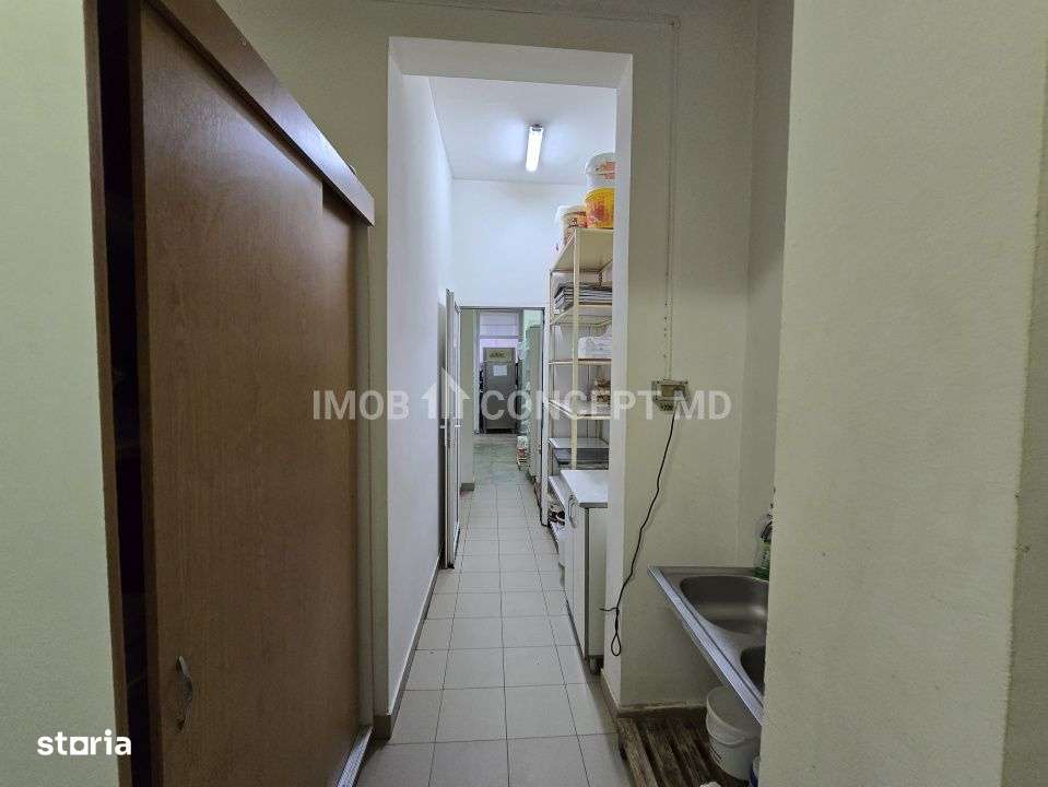 VANZARE SPATIU COMERCIAL -Parter, in zona 9 Mai-7