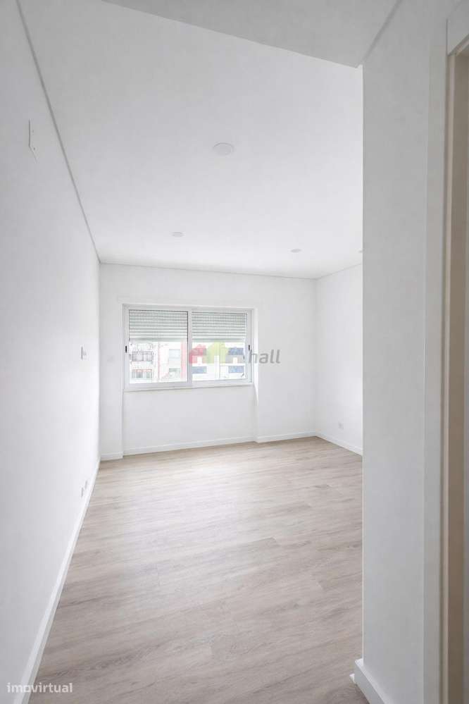 Apartamento T4 totalmente remodelado | Av. Afonso Henriques – Barreiro-7