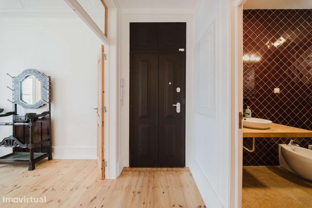 Apartamento T3 renovado junto à Avenida da Liberdade-26