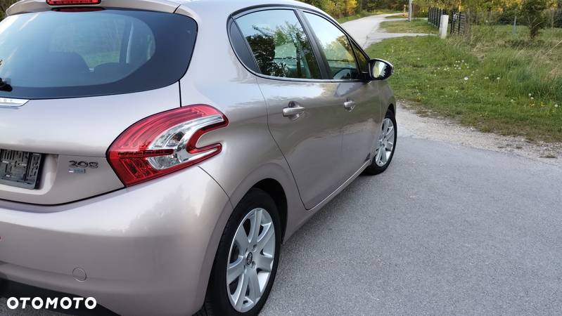 Peugeot 208 E-HDi 92 Stop&Start Style - 11