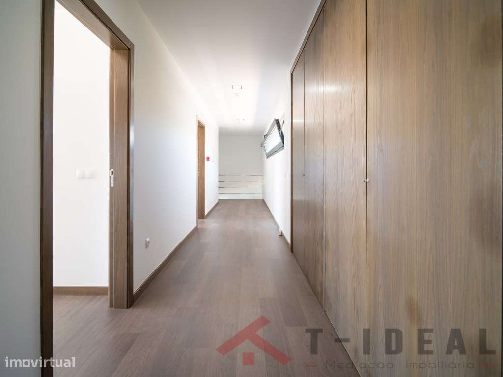 Moradia T4 Moderna Vista Mar-39